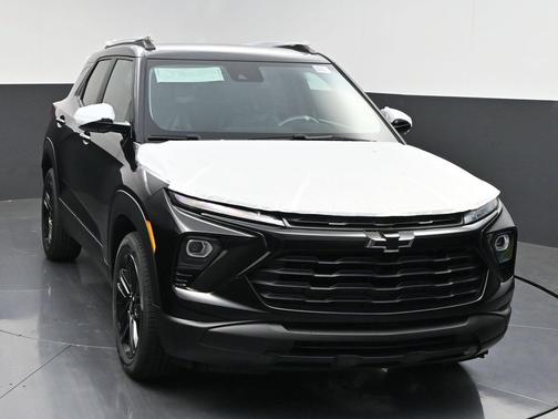 Mosaic Black Metallic 2026 Chevrolet Trailblazer LT