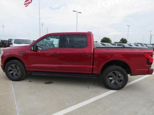2025 Ford F-150 Lightning Flash