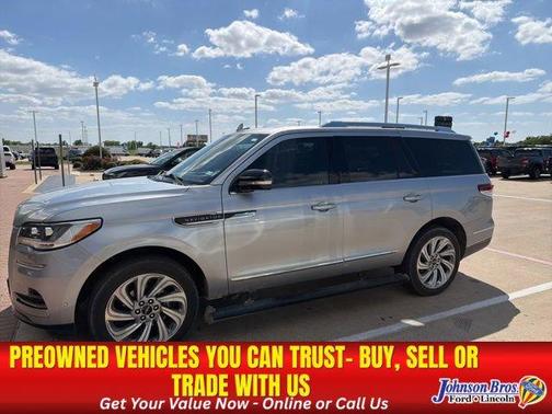 Radiance Metallic 2024 Lincoln Navigator Reserve