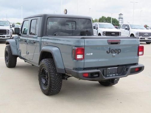 2024 Jeep Gladiator Sport