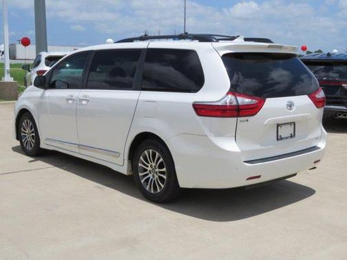 2019 Toyota Sienna XLE Premium