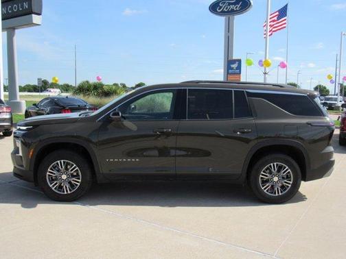 Harvest Gold / Bronze 2024 Chevrolet Traverse LT