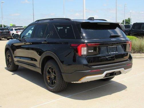 Agate Black Metallic 2026 Ford Explorer Tremor