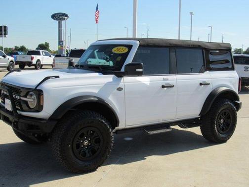 Oxford White 2023 Ford Bronco Wildtrak