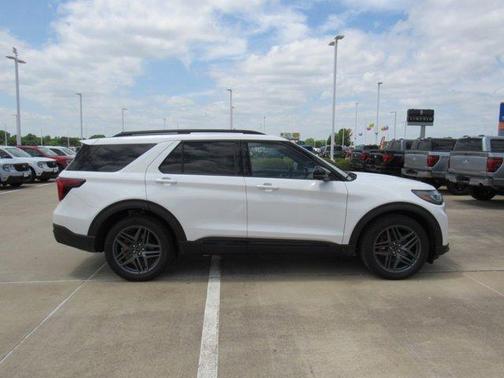 Star White 2026 Ford Explorer ST