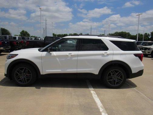 Star White 2026 Ford Explorer ST