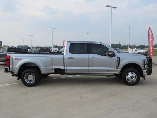 2023 Ford F-350 Lariat Super Duty