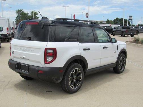 Oxford White 2026 Ford Bronco Sport Outer Banks