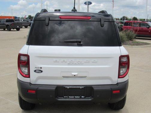 Oxford White 2026 Ford Bronco Sport Outer Banks