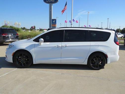 2021 Chrysler Pacifica Touring