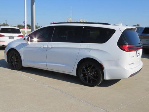 2021 Chrysler Pacifica Touring