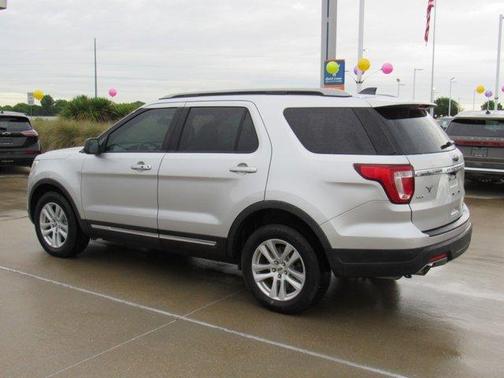 Ingot Silver 2018 Ford Explorer XLT