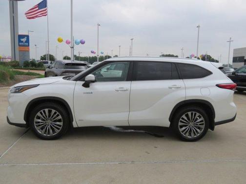 2021 Toyota Highlander Hybrid Platinum