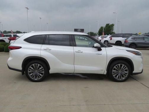 2021 Toyota Highlander Hybrid Platinum