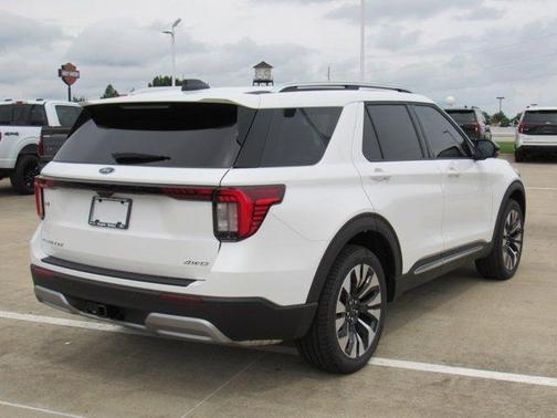 Star White 2026 Ford Explorer Platinum