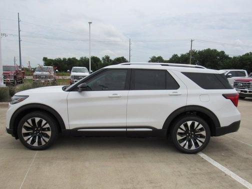 Star White 2026 Ford Explorer Platinum