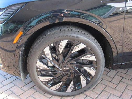 Infinite Black Metallic 2026 Lincoln Nautilus Reserve