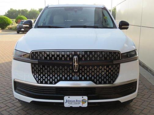 Pristine White 2026 Lincoln Navigator L Premiere
