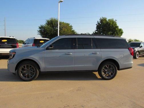 Glacier Gray 2027 Ford Expedition Max Platinum