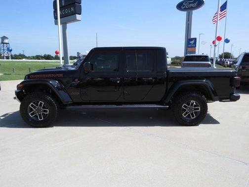 2024 Jeep Gladiator Mojave X
