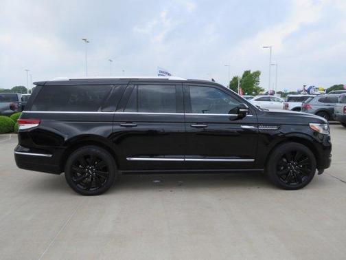 2023 Lincoln Navigator L Reserve