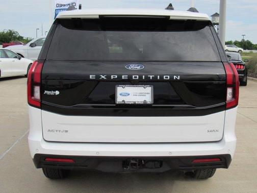 Oxford White 2025 Ford Expedition Max Active