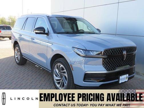 Gray Mist Metallic 2026 Lincoln Navigator Reserve