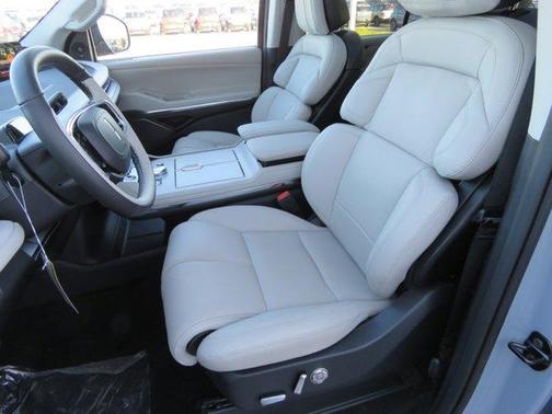 Gray Mist Metallic 2026 Lincoln Navigator Reserve