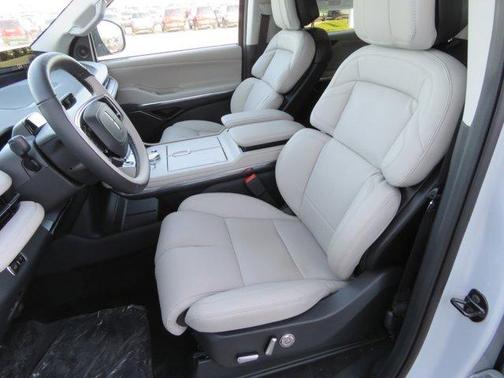 2026 Lincoln Navigator L Premiere