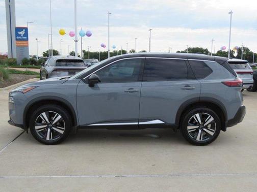 2022 Nissan Rogue SL