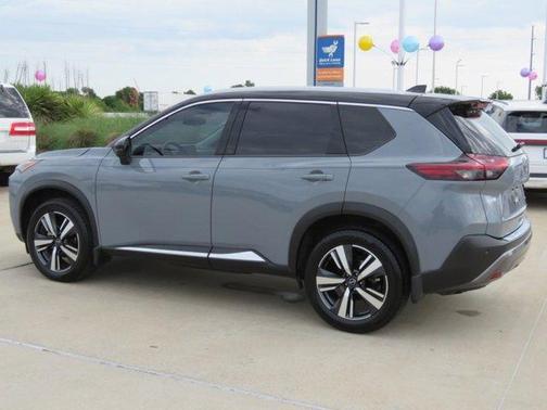2022 Nissan Rogue SL