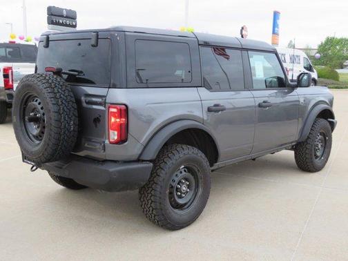 Carbonized Gray Metallic 2026 Ford Bronco Big Bend