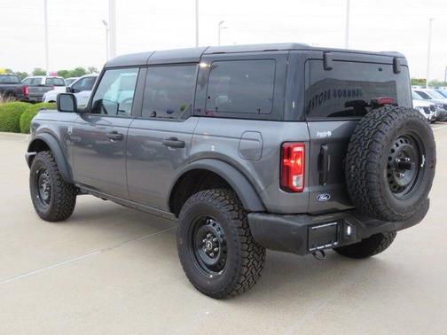 Carbonized Gray Metallic 2026 Ford Bronco Big Bend