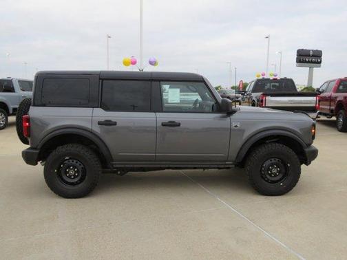 Carbonized Gray Metallic 2026 Ford Bronco Big Bend