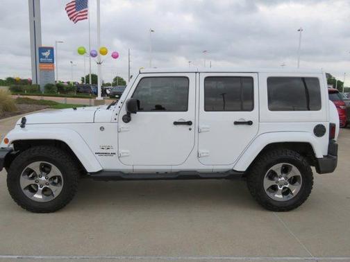 2017 Jeep Wrangler Unlimited Sahara