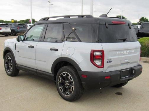 Space White Metallic 2026 Ford Bronco Sport Outer Banks