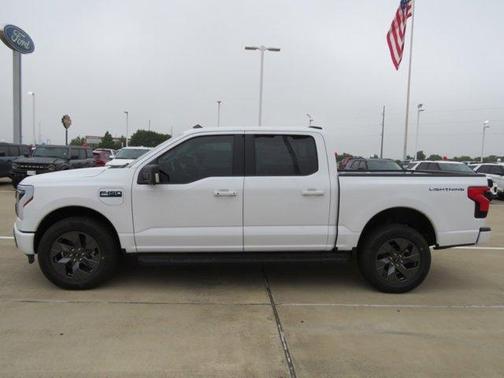 2025 Ford F-150 Lightning Flash