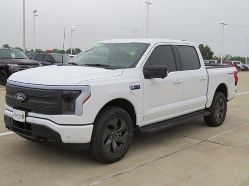 2025 Ford F-150 Lightning Flash