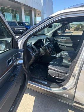 Silver 2017 Ford Explorer Limited