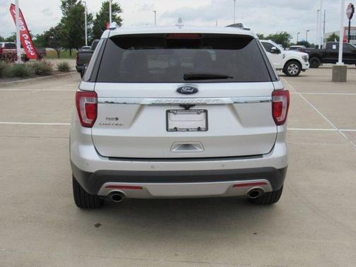 Silver 2017 Ford Explorer Limited