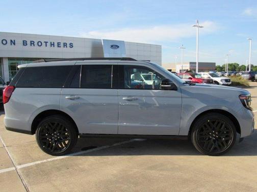 Glacier Gray 2026 Ford Expedition Platinum
