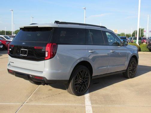 Glacier Gray 2026 Ford Expedition Platinum