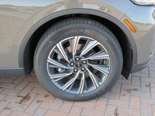 Harbor Gray 2026 Lincoln Aviator Premiere