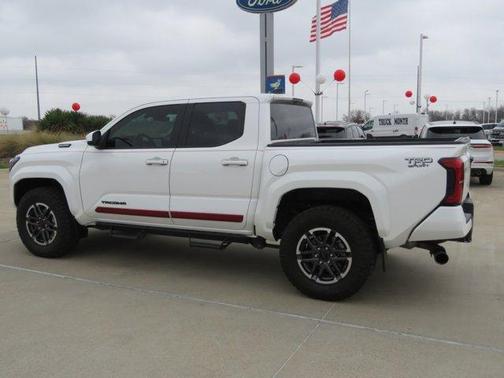 2024 Toyota Tacoma Hybrid TRD