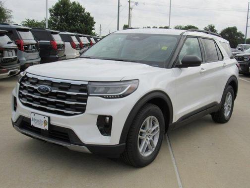 Star White 2026 Ford Explorer Active