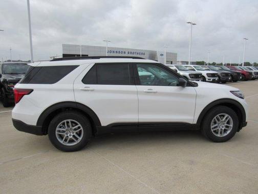 Star White 2026 Ford Explorer Active