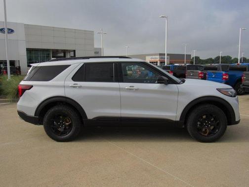 Space White Metallic 2026 Ford Explorer Tremor