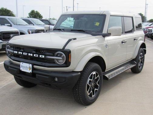 Beige 2026 Ford Bronco Outer Banks
