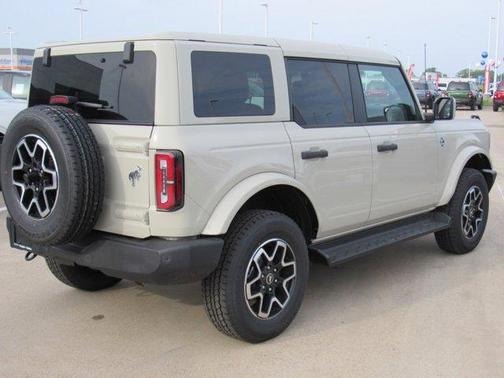 Beige 2026 Ford Bronco Outer Banks