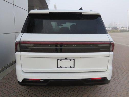 2026 Lincoln Navigator Premiere